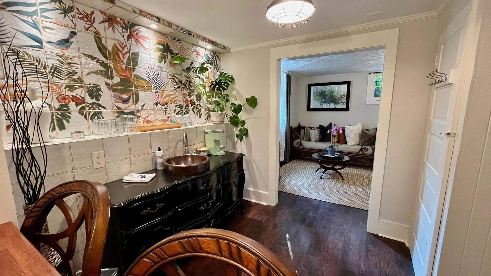 Dougan Suites Portland Apartment